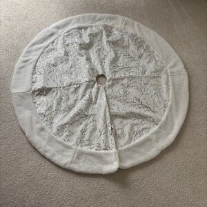 White Tree Skirt